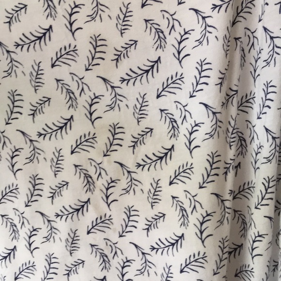 V Neck Printed Tank ๐ฟ - Picture 5 of 5